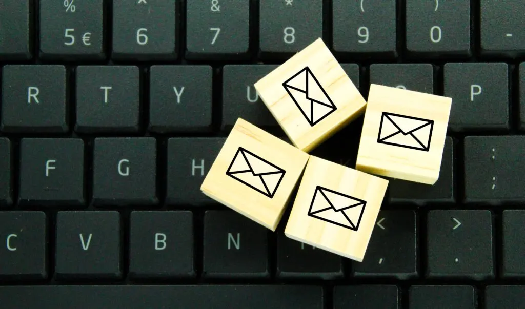Créer une adresse mail professionnelle sur Waxoo.fr